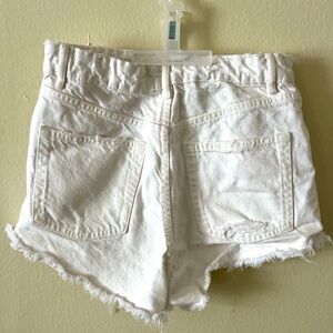 white zara shorts